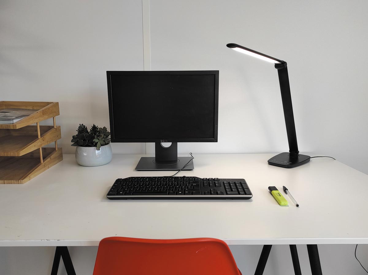 Unilux bureaulamp Twistled, LED, zwart